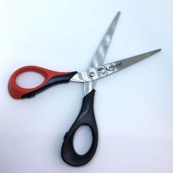 Kinderschere Sensoft 3D für Linkshänder von Maped (16 cm) in rot-schwarz - Image 2