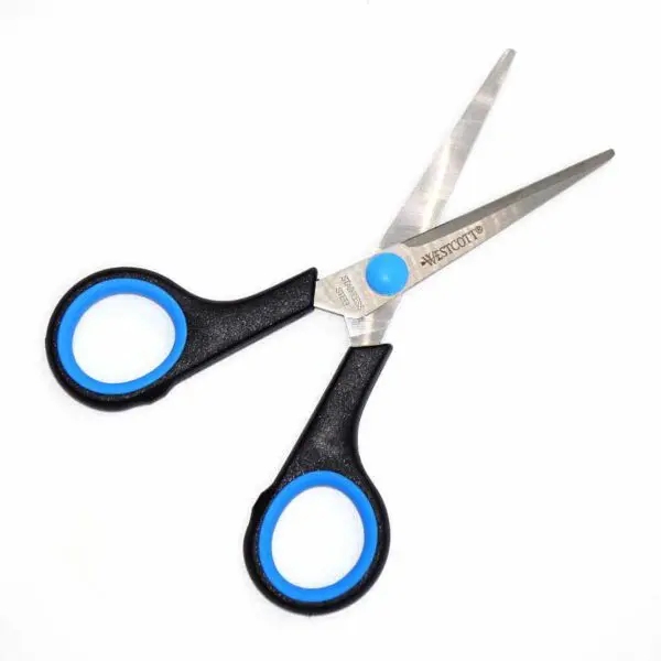 Büroschere Easy Grip für Linkshänder von Westcott (14 cm) in schwarz-blau - Image 2