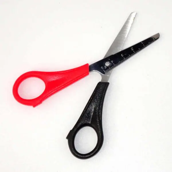 Kinderschere für Linkshänder von Rheita (13 cm) in rot-schwarz - Image 2