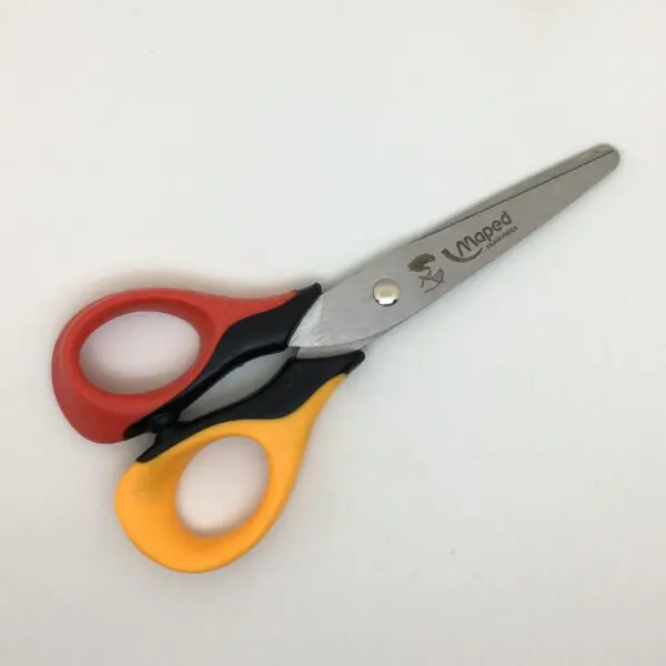 Kinderschere Sensoft 3D für Linkshänder von Maped (13 cm) in orange-rot