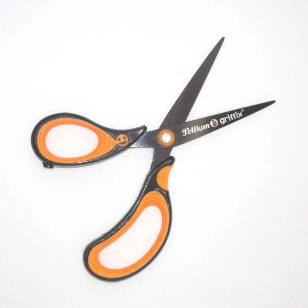 Schulschere griffix spitz für Linkshänder von Pelikan (14.2 cm) in neon black - Image 2