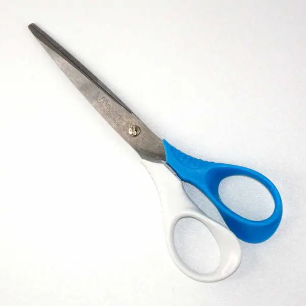 Bastelschere Shape von Maped (16 cm) in weiss-blau