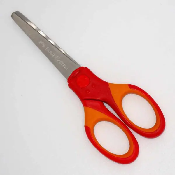 Schulschere Grip von Faber-Castell (13.5 cm) in rot