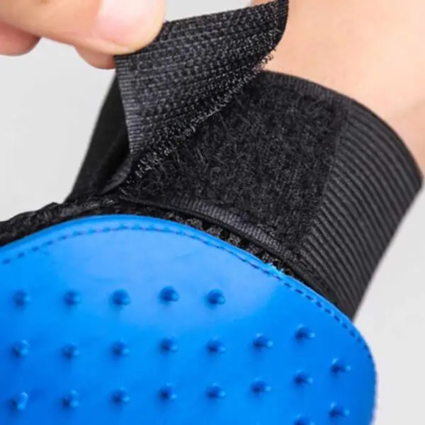 Fellpflege Handschuh für die rechte Hand in blau (Grösse S-M) – Bild 3