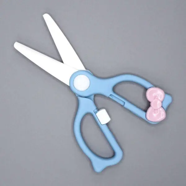 Keramikschere für Lebensmittel von Scherenshop.ch (15.4 cm) in hellblau - Image 4