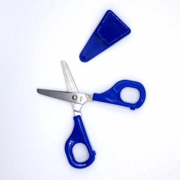 Selbstöffnende Kinderschere von PETA (12.5 cm) in blau