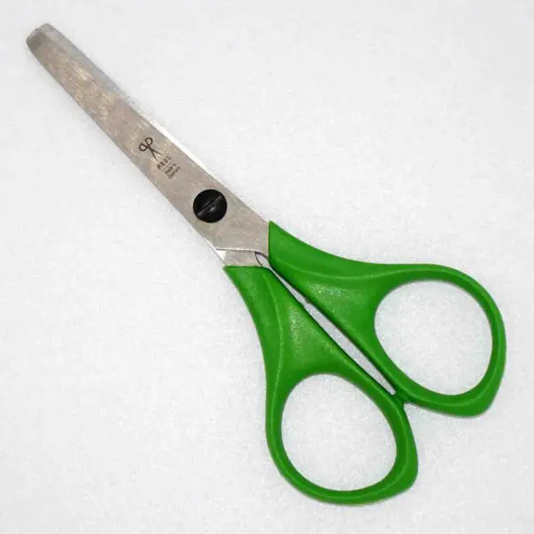 Kinderschere von Paul (10.8 cm) in grün