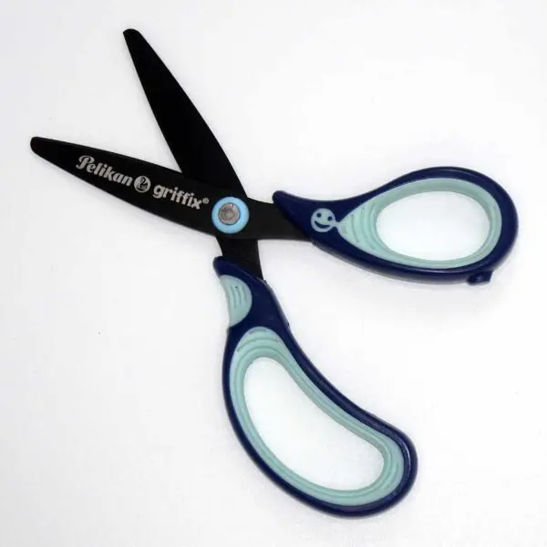 Schulschere griffix rund von Pelikan (14.2 cm) in blau - Image 3