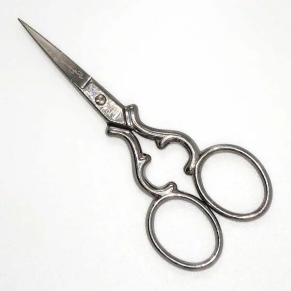 Stickschere mit Rankenornament auf der Klinge von Premax (9.5 cm)