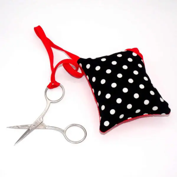 Prym Nadelkissen mit Polka Dots und Schere – Bild 2
