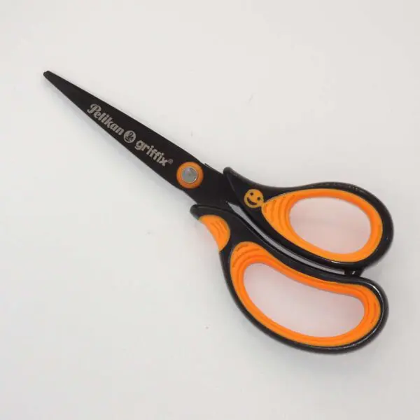 Schulschere griffix spitz von Pelikan (14.2 cm) in neon black