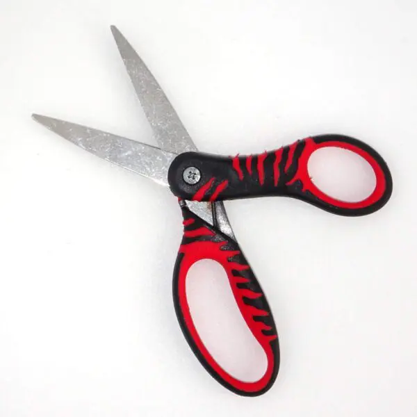 Universalschere Kids von Fiskars (15.5 cm) in rot-schwarz - Image 2
