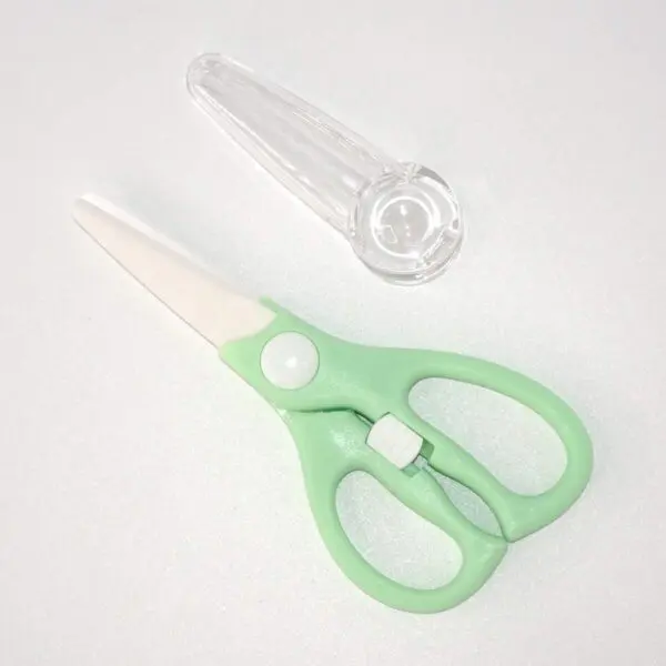 Keramikschere für Lebensmittel (15.5 cm) in hellgrün und weiss