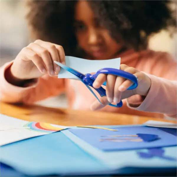 Kinderschere Ombré für Linkshänder von Fiskars (15 cm) blau - Image 4